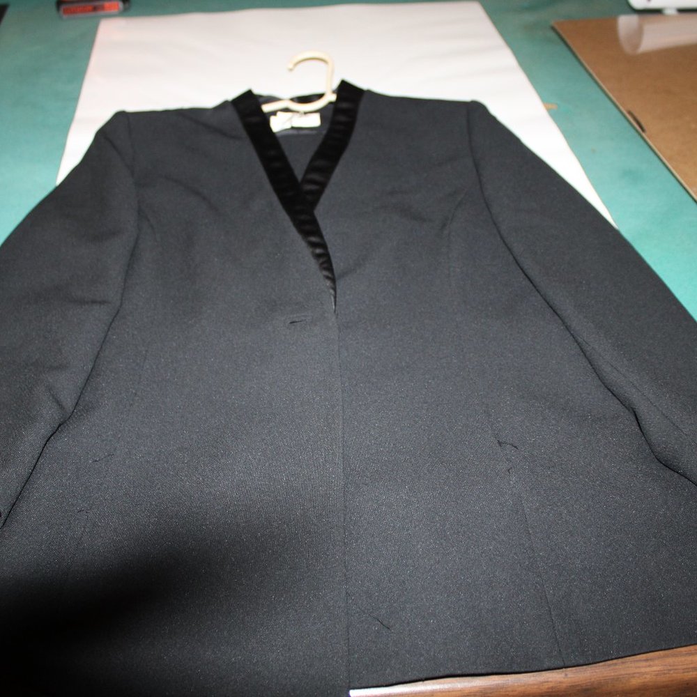 WOMEN'S  TUX SUIT